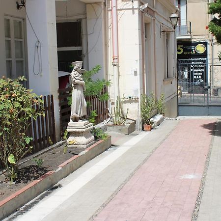 Appartamento In Villa Pianterreno Acireale Buitenkant foto